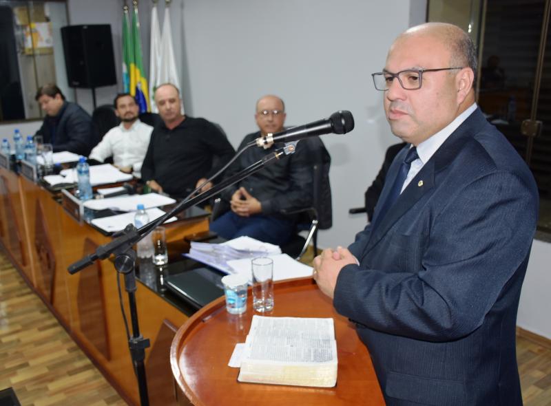 Saúde pública: plenário debate prevenção ao suicídio